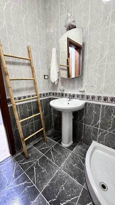Super House Blloku - 3 Rooms Tiranë Ngoại thất bức ảnh