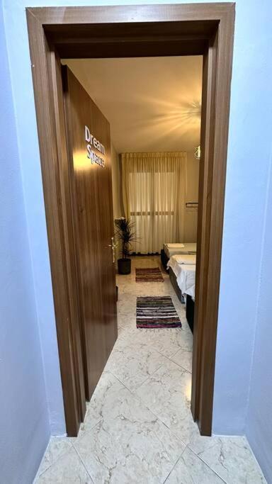 Super House Blloku - 3 Rooms Tiranë Ngoại thất bức ảnh